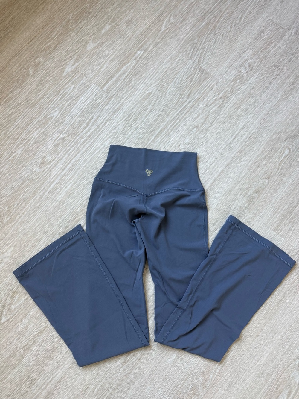 Aritzia BUTTER Cheeky Hi-Rise Flare Legging